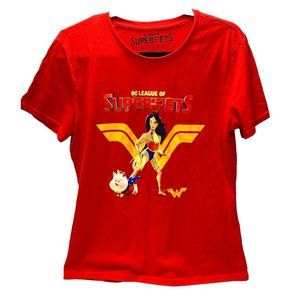 DC League of Super Pets Women's Red Graphic T-Shirt - Size Large -Good Condition